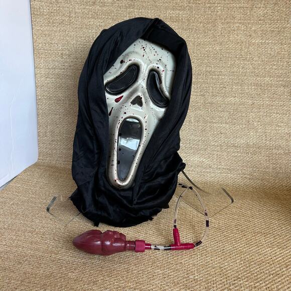 Ghostface Bleeding Mask Blood Pump Scream Fun World Halloween Prop - Picture 1 of 11